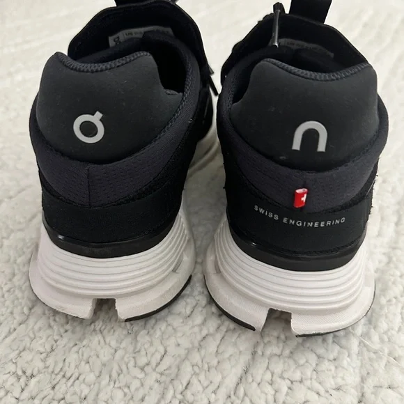 On Running Women's Cloudnova (Style 26.99113) Black/White - Picture 6 of 10